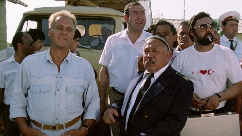 Đám đông đỏ - Red Mob