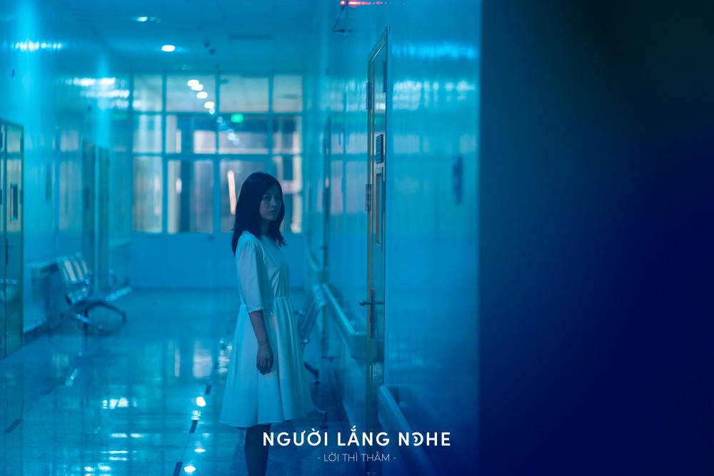 Người lắng nghe: Lời thì thầm Listeners: The Whispering