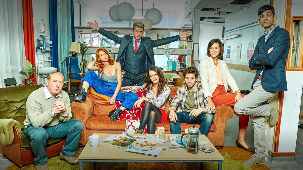 Ở Nhờ (Phần 1) Crashing (Season 1)